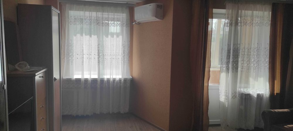 Чудова своя 1-кімнатна квартира в самому центрі. Без комісії.