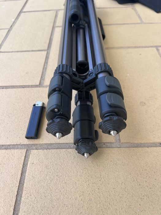 Vanguard Tripod VT-528