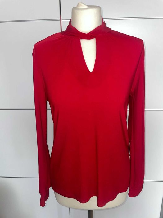 Czerwona koszula z ozdobnymi elementami rozm. S