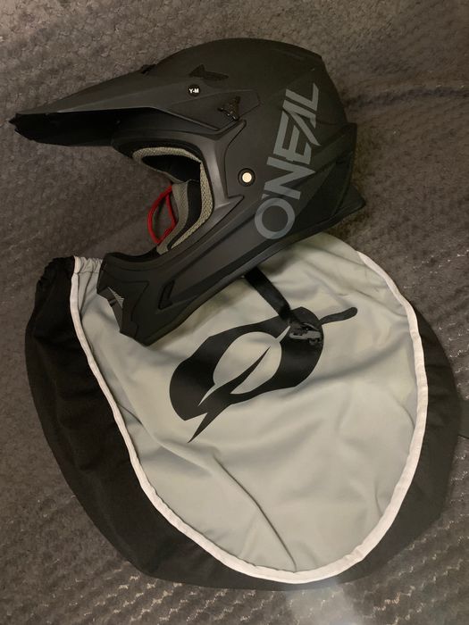 Kask O’neal z pokrowcem