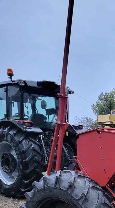 Трактор Massey Ferguson MF 6713