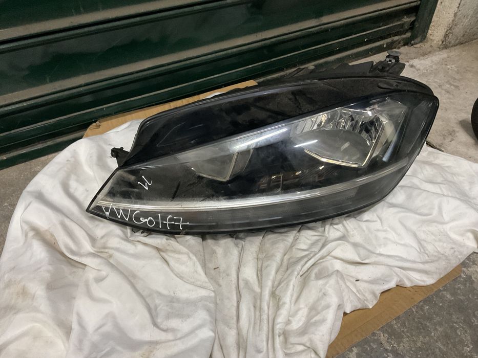 Vendo Farol VW Golf 7