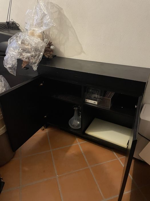 Aparador de madeira preto