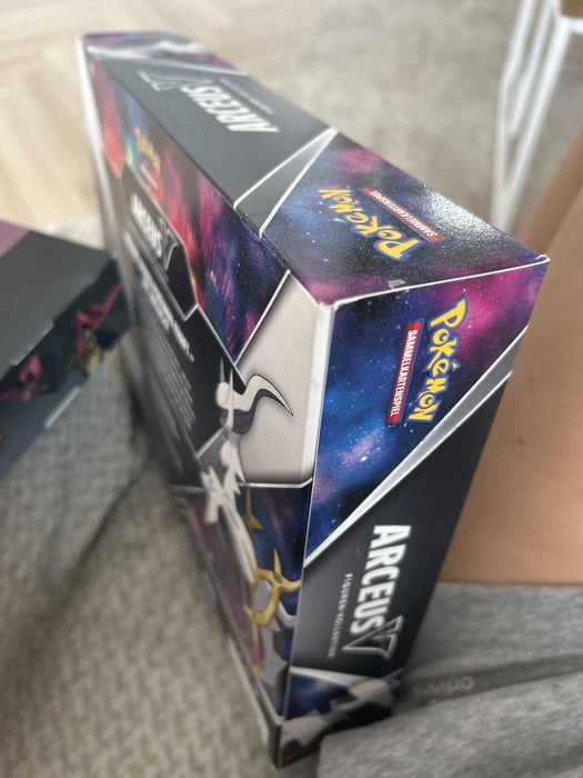 Arceus V Figure Collection- NEW po niemiecku
