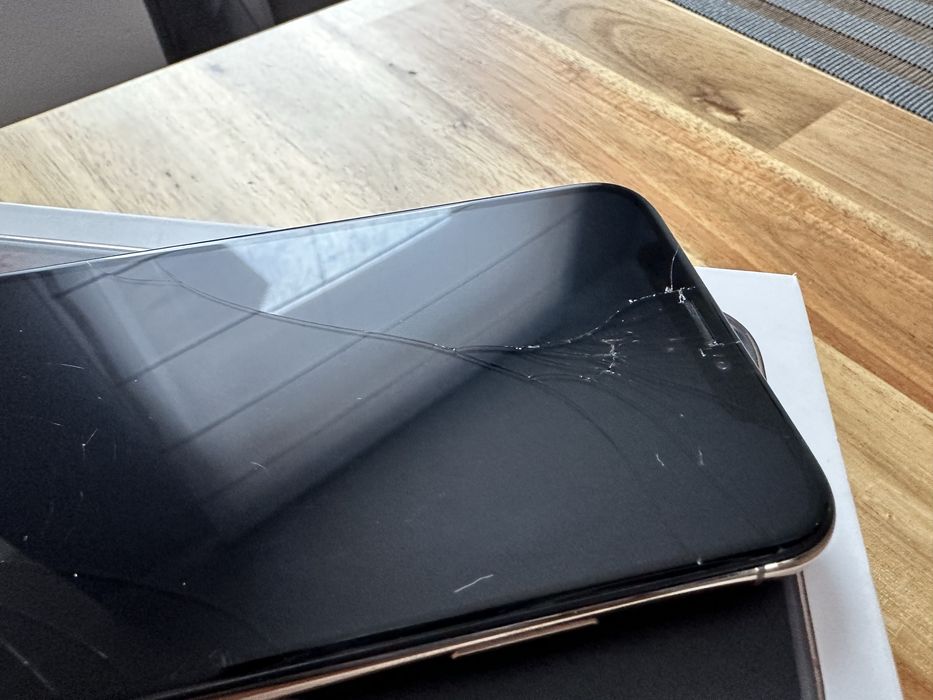iPhone XS 64 GB uszkodzony