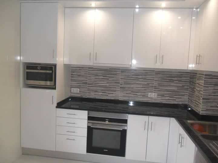 Trabalhos de marcenaria ao domicilio. Moveis por medida.