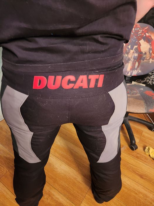 Продам комбез раздельный Dainese Ducati