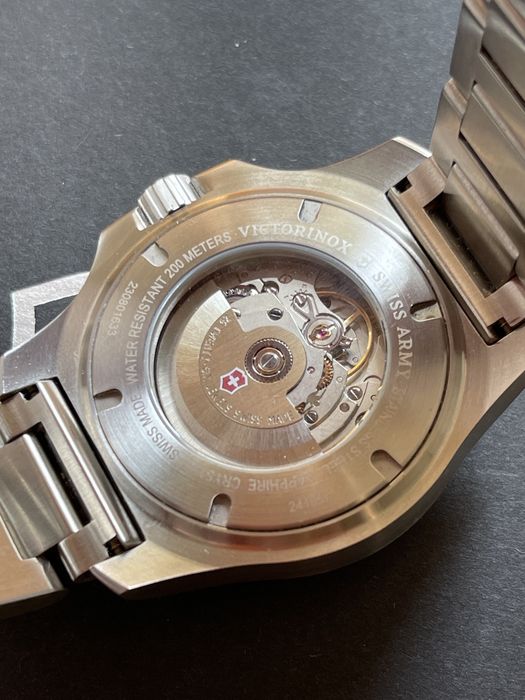 Victorinox Swiss Army I.N.O.X. Mechanical V241837  43мм 200м