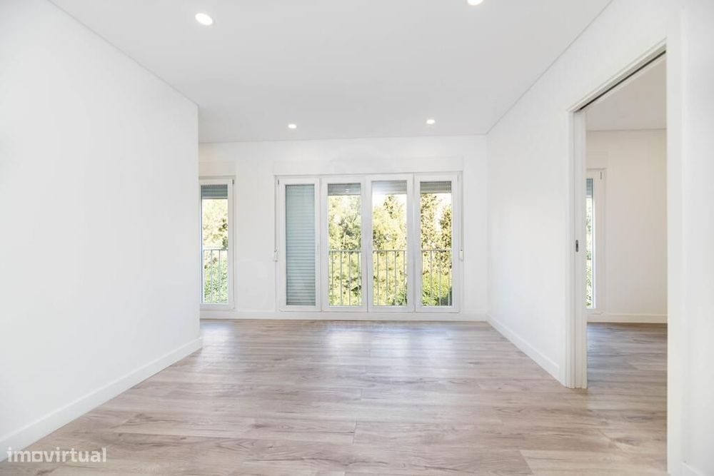 Apartamento totalmente renovado - Centro de Massama