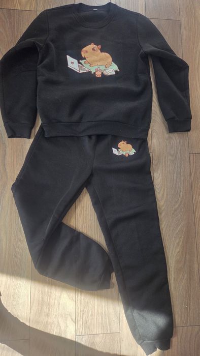 Ciepły dres capibara na 160 cm