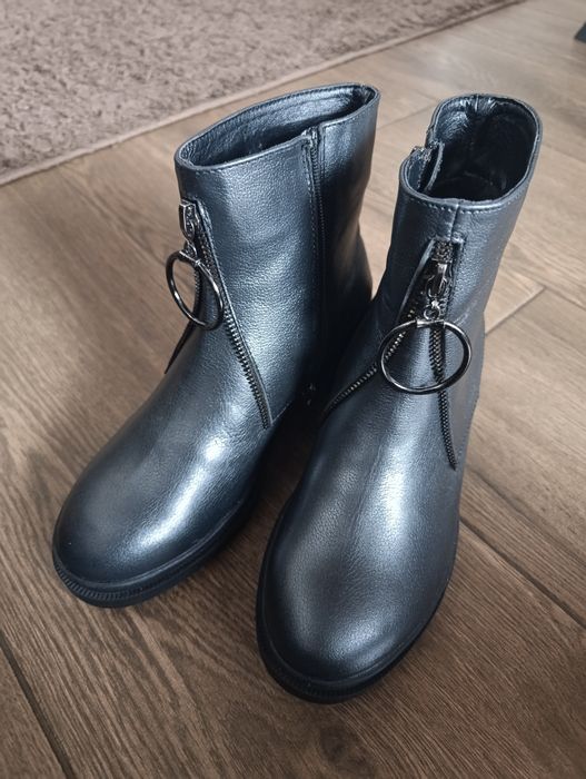 Продам новые ботинки