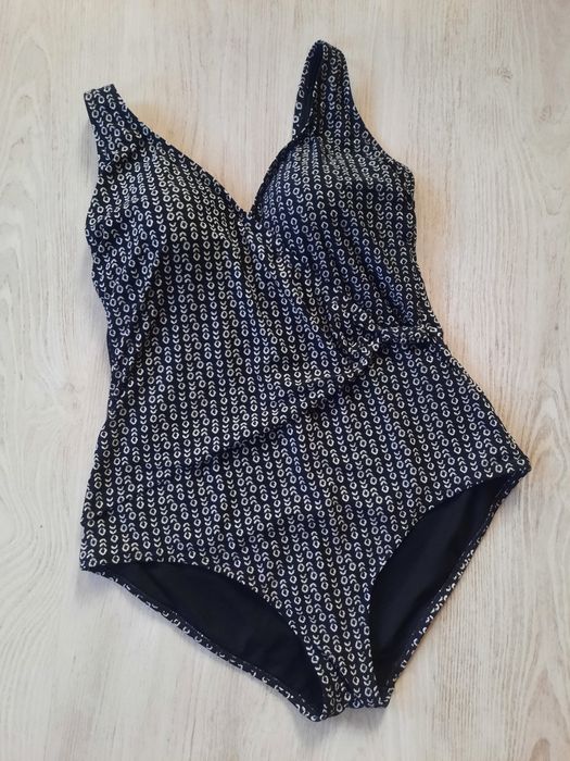 Утягивающий сплошной слитный сдельный купальник коректирующий 50-52