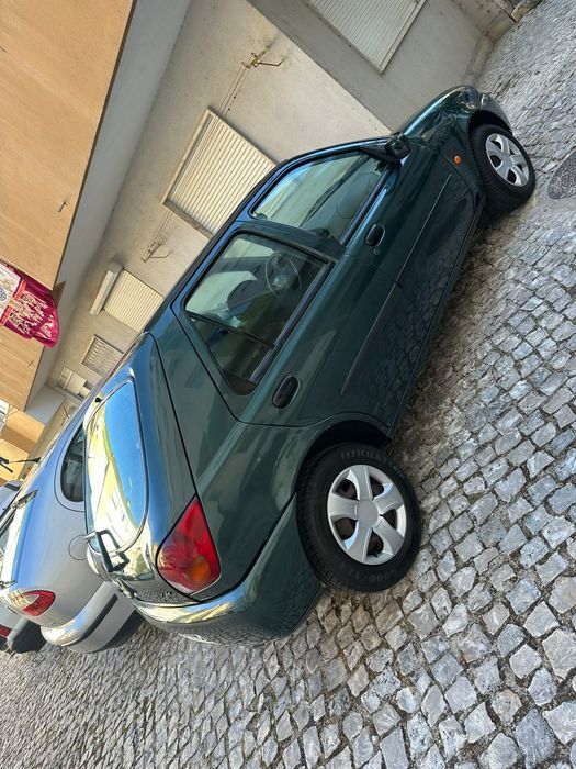 Ford fiesta a venda