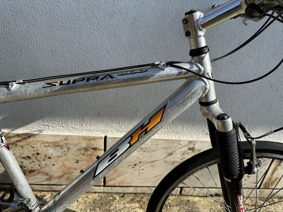 BH supra 500 ( btt com pneu estrada)