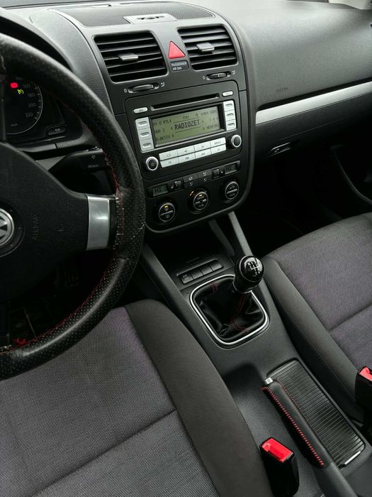 Volkswagen Golf 5 1.4 MPI Tour