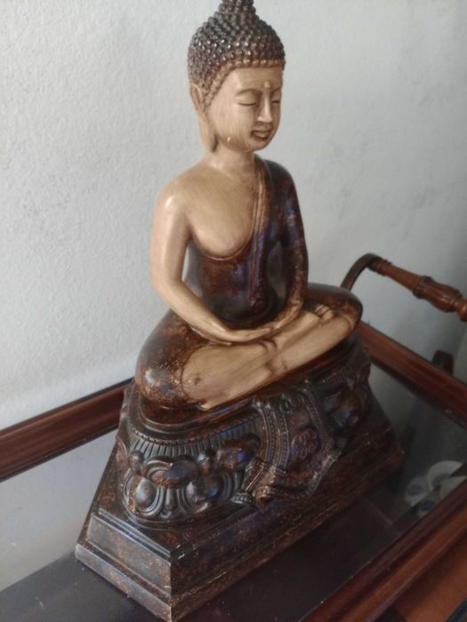 Estátua de Buda. 40 cm de altura.