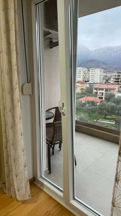 Бар Илино ВИДОВАЯ на горы-город. 30м - один из 2-х кругов с заправками