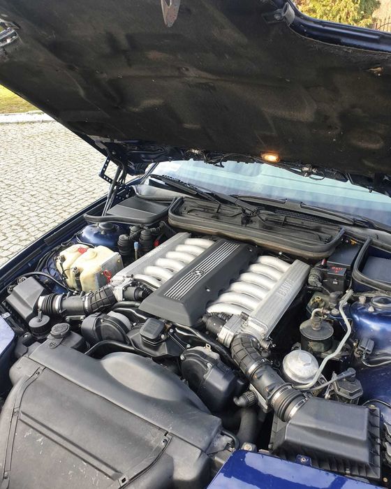 BMW 850 ,seria 8 , 130 000 zł.