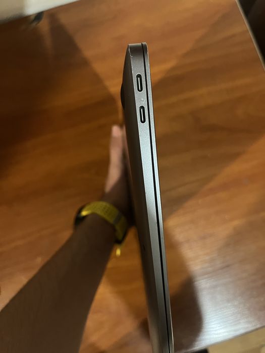 MacBook Air M1 / 16GB RAM / 256GB SSD / 100%