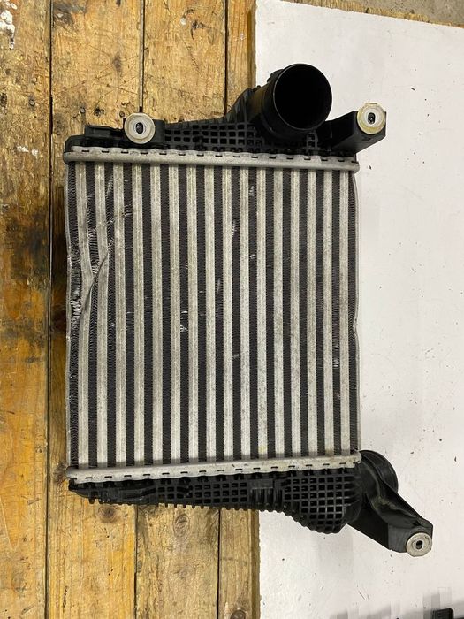 Porsche macan 95b рестайл радиатор интеркулера правый 95b145804e