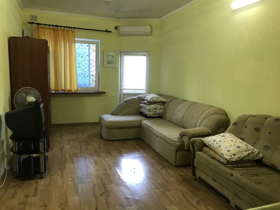 Домик (курень) 2 поверхи 50 м від моря(1 хвилина) ВІЛЬНО З 23.08