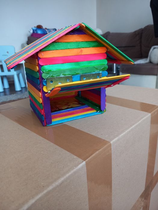 Sprzedam domek, karmnik dla ptakow