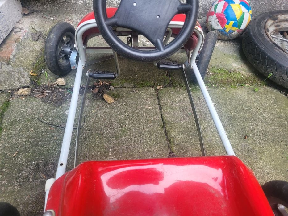 Autko dla dzieci na pedala