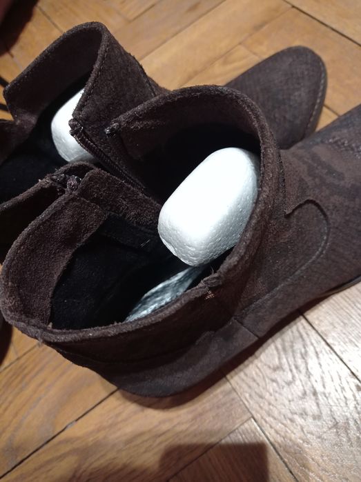 Botki Carinii skóra naturalna kowbojki