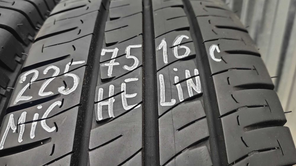Шини 225/75R16C Michelin . 9мм. с нові
