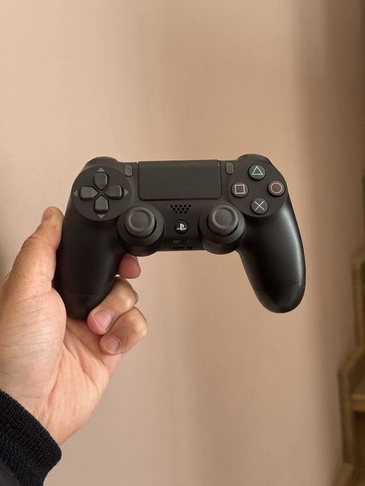 Джойстик ps4 чорний