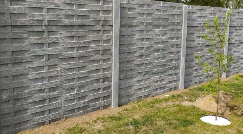 Płot betonowy ogrodzenie garaż