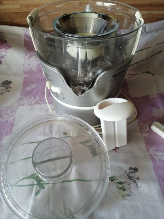 Соковыжималка TEFAL EleaDuo электро центробежная,универсальная.компакт
