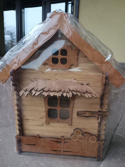 Ключниця дерев'яна або нічник або прикраса під ялинку.