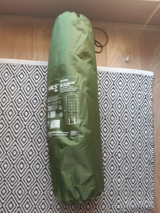 Dwa materace samonadmuchace sie