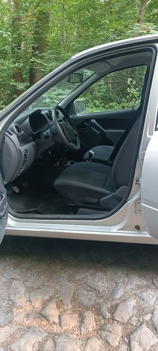 Автомобіль Лада Granta