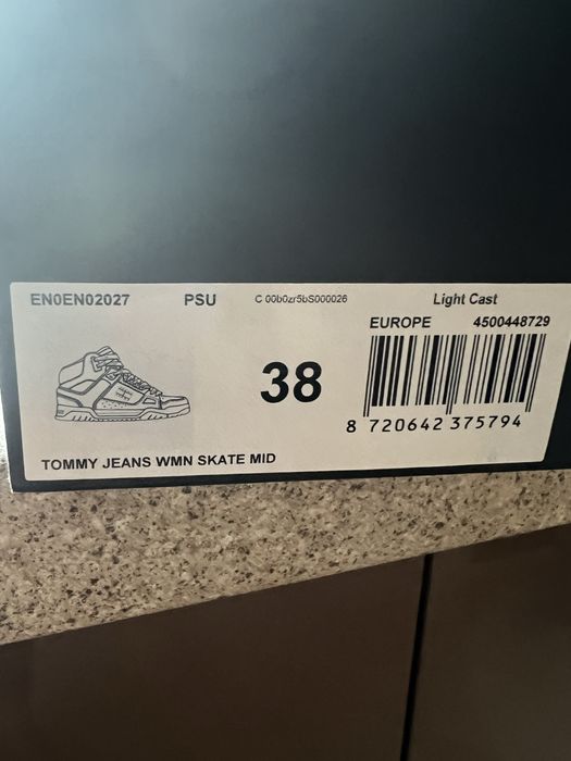 Кроссовки Tommy Hilfiger 38 р