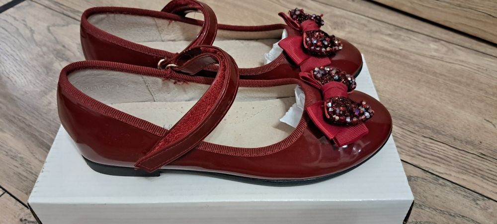 Lakierki baleriny dla dziewczynki w roz. 34