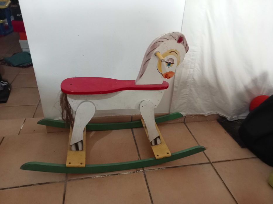 Cavalo de madeira vintage