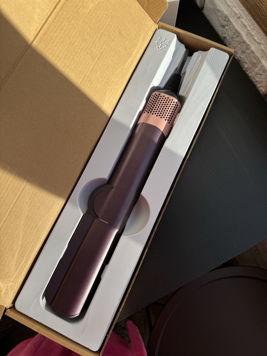 Продам фен Dyson Airstrait