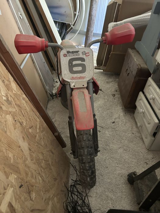vendo Mota de criança