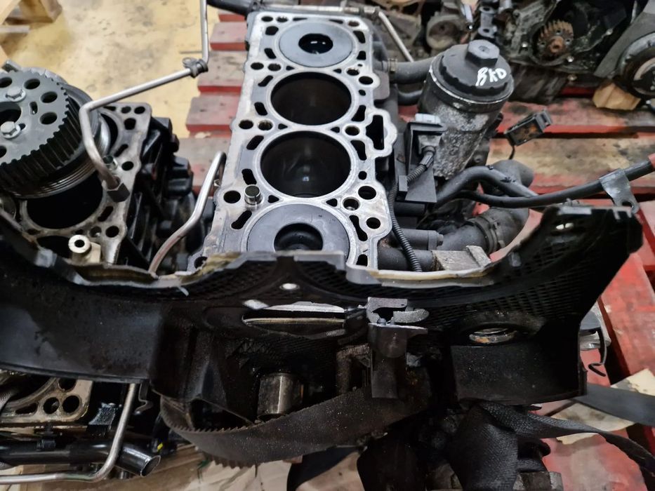 Bloco de motor usado BKP 2.0 TDI 140CV VW PASSAT B6 PISTÕES BIELAS