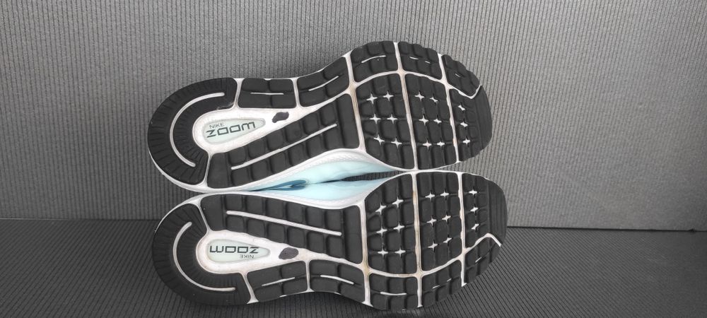 Кроссовки для бега Nike AIR ZOOM VOMERO 13 42р Ориг
ПРО РОЗСТРОЧКУ