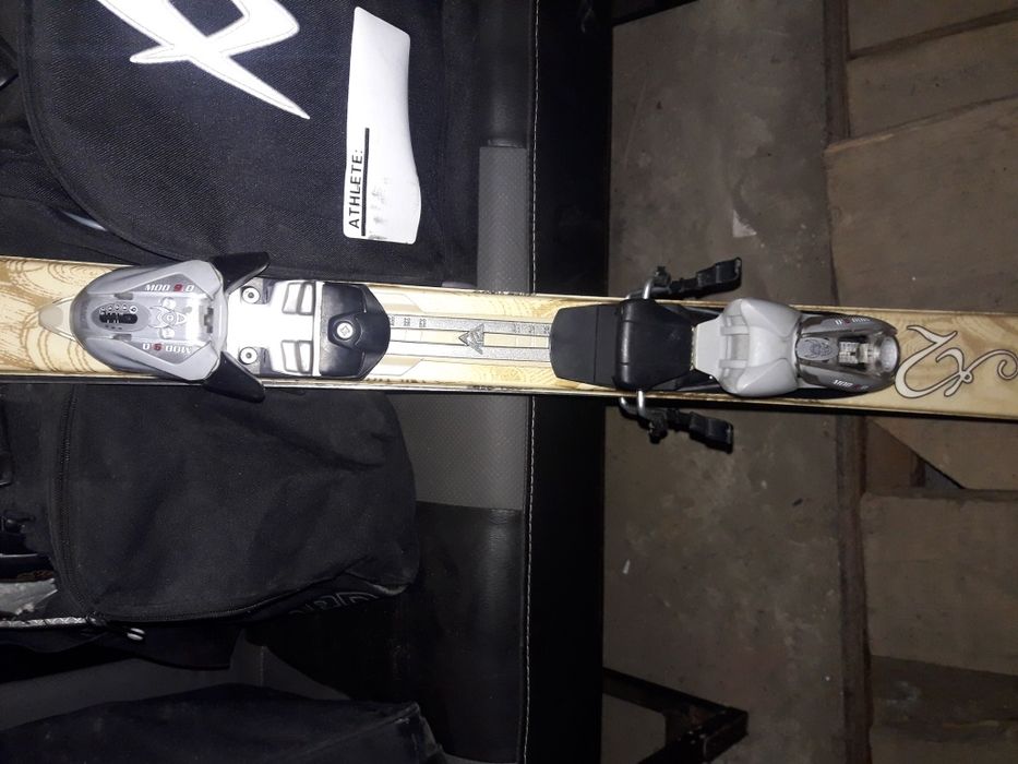 Горные лыжи с креплением