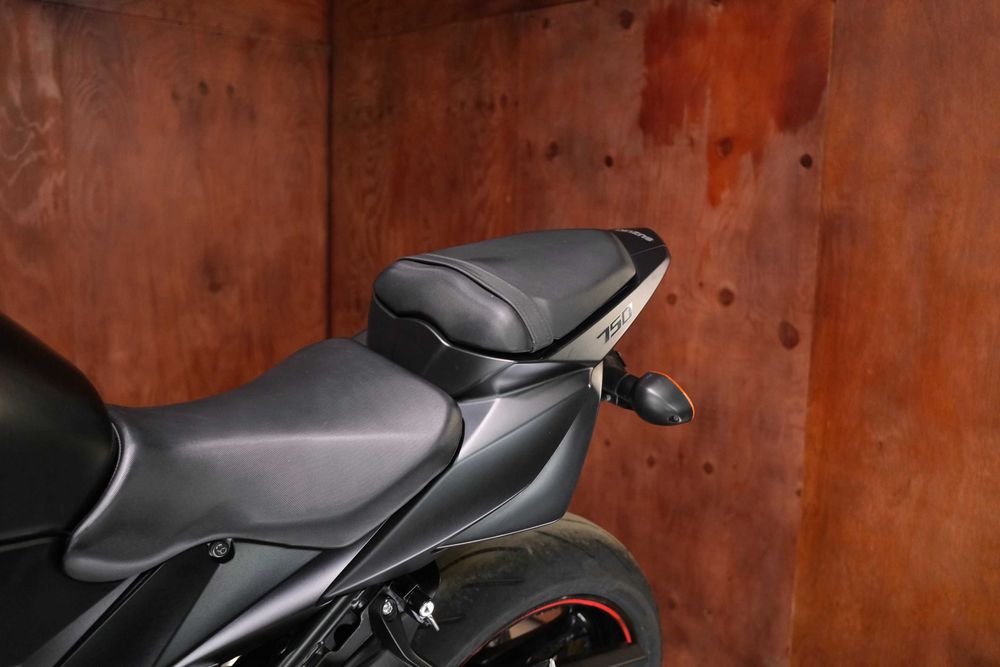 Suzuki GSR750 із Японії