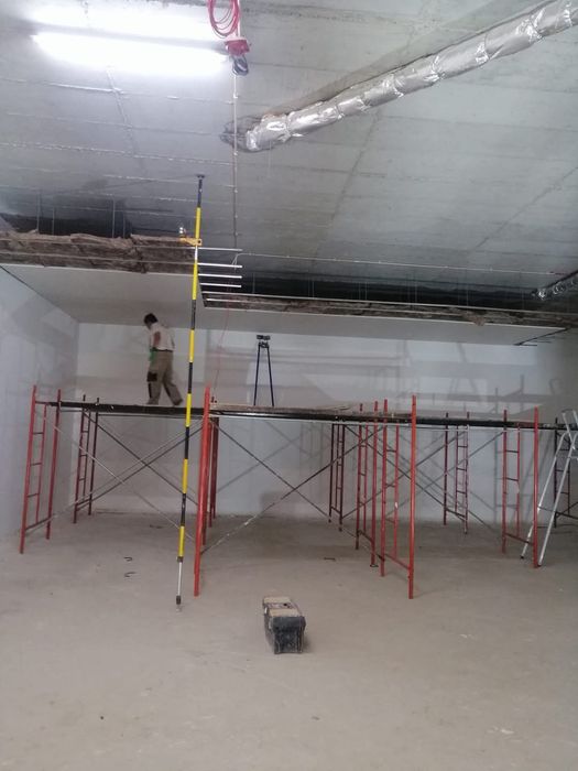 Instalação de paredes e tetos de pladur / gesso