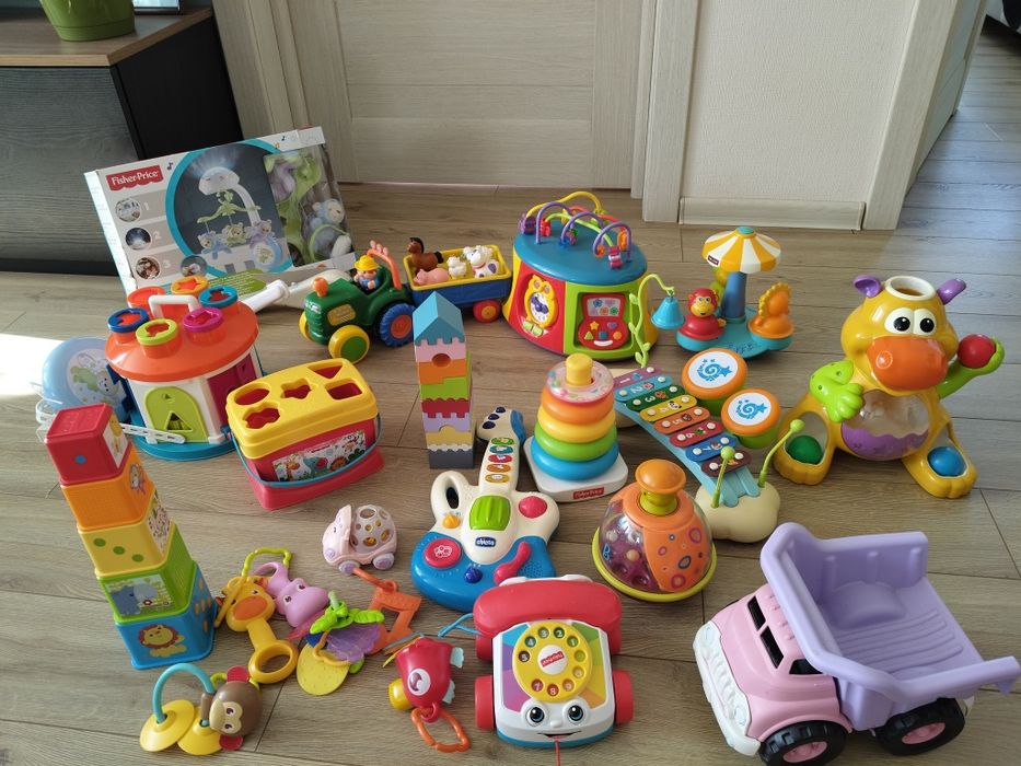 Игрушки / іграшки одним лотом