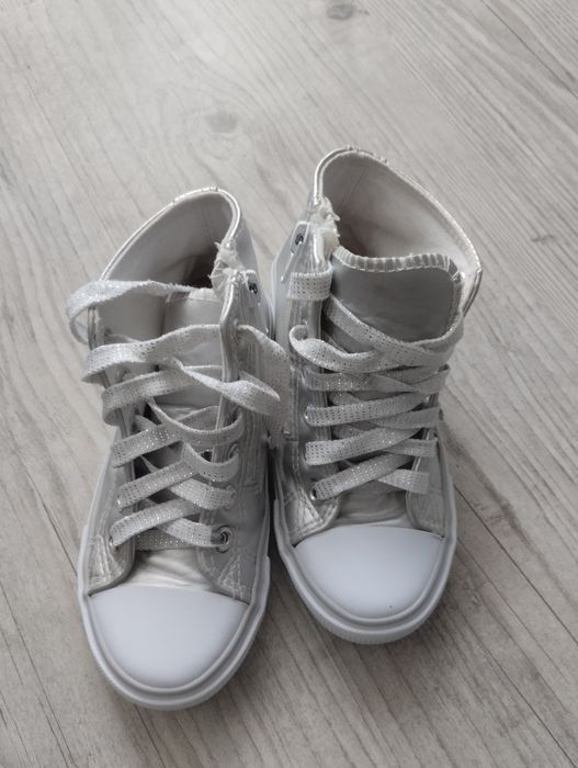Trampki srebrne coccodrillo r 29- 19 cm
