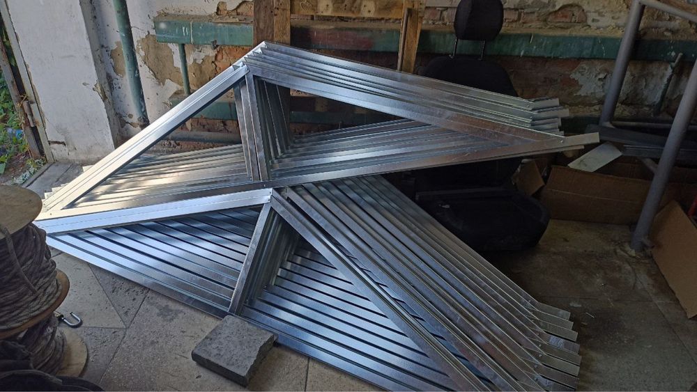 Баластна система кріплень, трикутники під сонячні панелі.