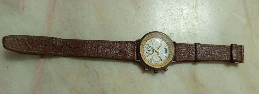 Relógios usados - Vários.