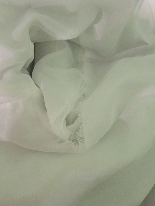 Белая женская куртка